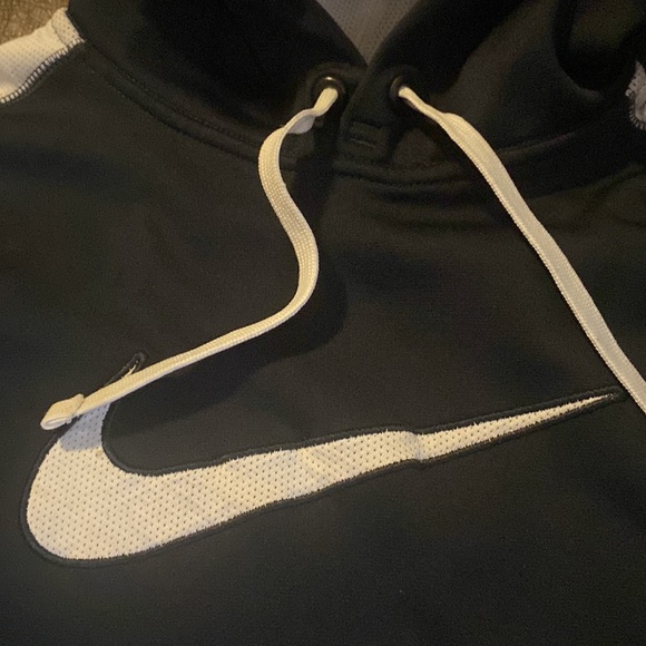 Nike Hoodie (heavy) - Picture 2 of 11